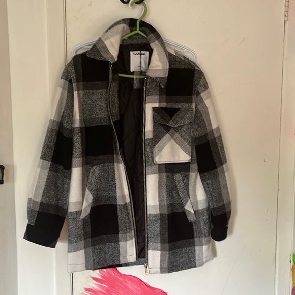 GARAGE OVERSIZED PLAID JACKET - Picture 1 of 4